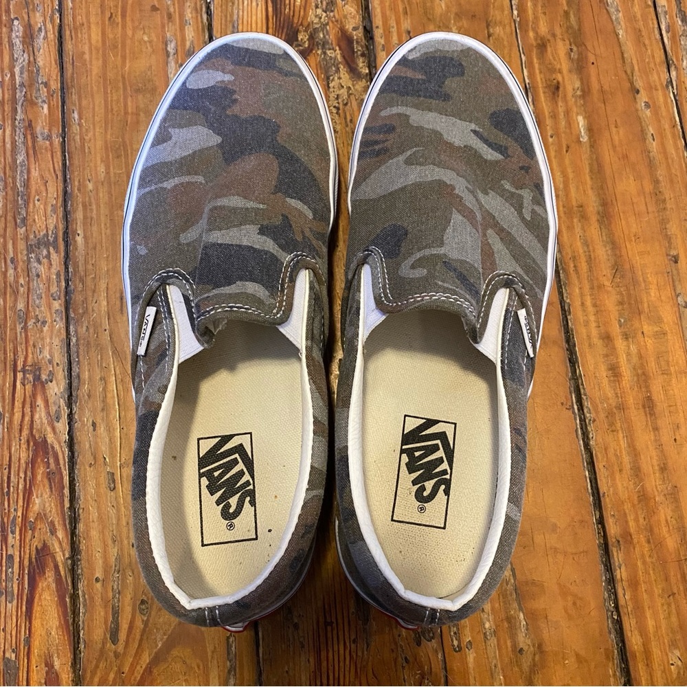 Classic Slip-On Vans, Camo Print, Women’s 10, Men’s 8.5